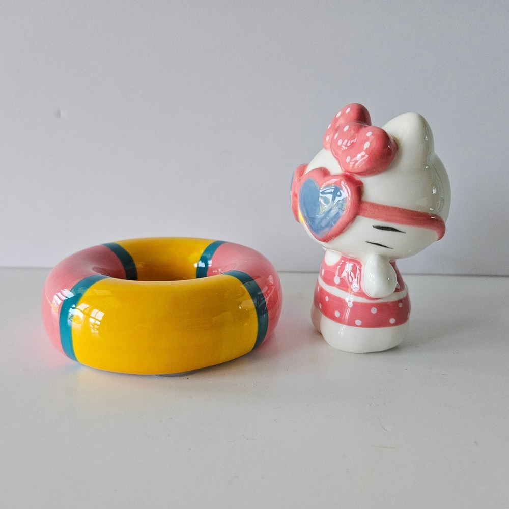 NEW Hello Kitty Salt and Pepper Shakers Summer Fun Blue Sky Clayworks‎ Sanrio - Picture 3 of 7